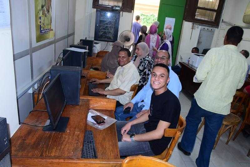 معامل التنسيق بجامعة سوهاج تستقبل الطلاب الناجحين من المرحلة الأولى في الثانوية العامة