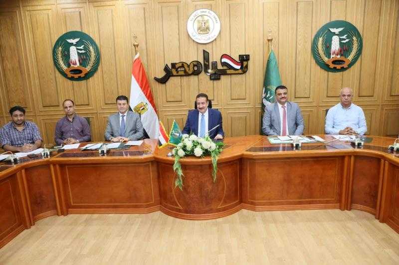 محافظ المنوفية يترأس اجتماعا موسعاً برؤساء الوحدات المحلية