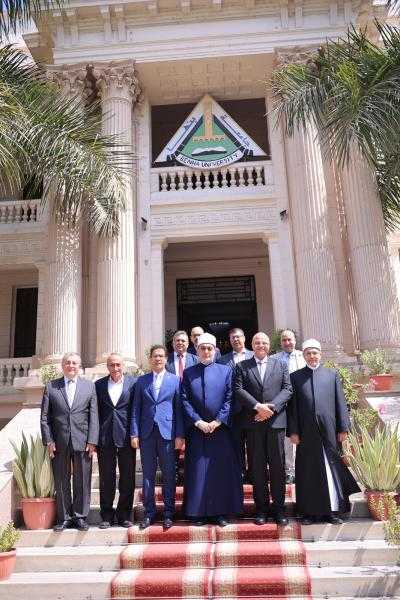 محافظ القليوبية ورئيس جامعة بنها ومفتى الديار المصرية يفتتحون فعاليات الملتقي البيئي الثاني للتنمية المستدامة بالجامعة