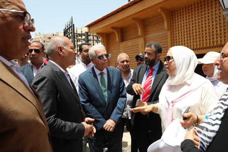 محافظ القاهرة : الأجهزة التنفيذية انتهت من إجراءات تسكين ١٣٣ من أصحاب السوق القديم لسور الأزبكية للكتب بالمكتبات الجديدة