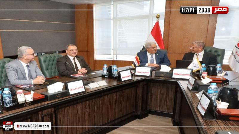 رئيس جامعة برج العرب في زيارة رسمية لوكالة الفضاء المصرية