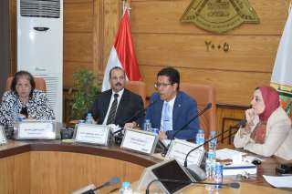 لمتابعة معدلات تنفيذ المشروعات الجيزاوي يترأس اجتماع لجنة المنشآت بجامعة بنها