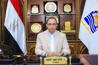 محافظ قنا يستعرض جهود تسريع تقنين واسترداد أراضي الدولة