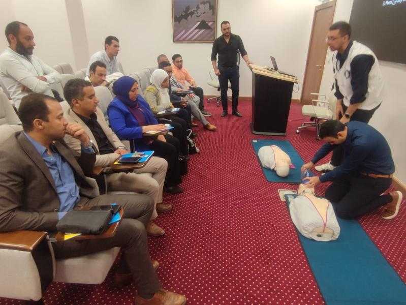 وزارة الصحة تطلق المرحلة الرابعة لتدريب العاملين بالجهات الحكومية على أجهزة إزالة الرجفان القلبي (AED)