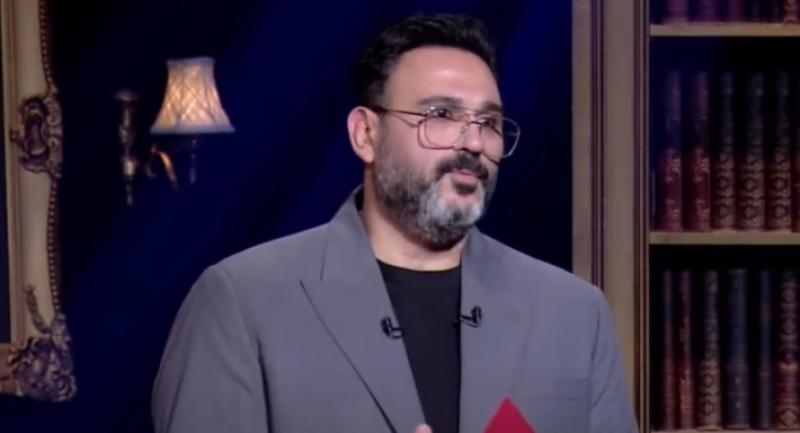 أكرم حسني 