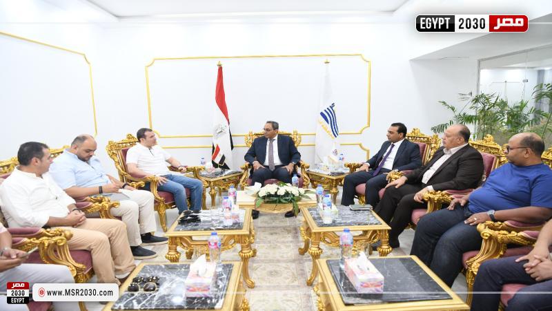 محافظ قنا 