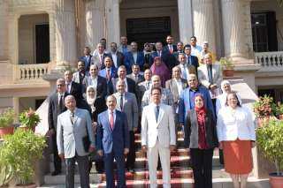 الجيزاوي : إنشاء مركز بيانات للجامعة بمبنى المعامل المركزية بكفر سعد
