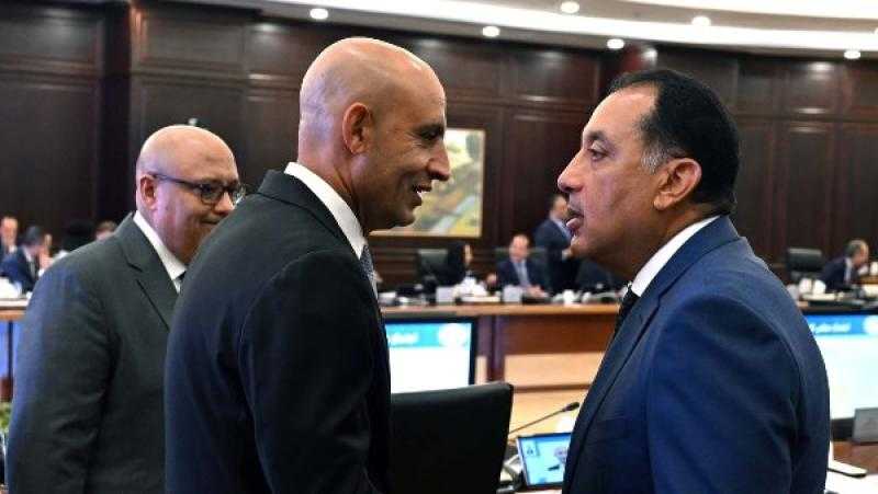 رئيس الوزراء : كثافات الفصول في المدارس لا تتعدي الـ 50 طالبًا