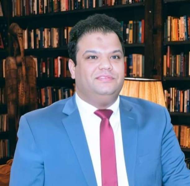 الدكتور محمود علي محمد خليل