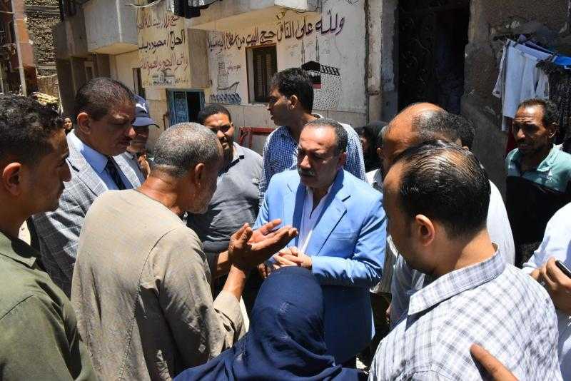 محافظ أسيوط يتابع إعادة تأهيل مساكن المصلة ويوجه بالإسراع في التنفيذ دعماً للأسر الأولى بالرعاية