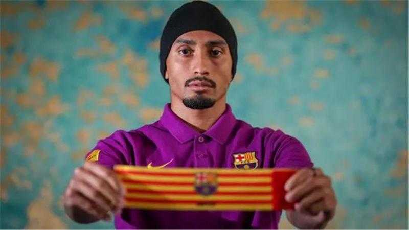رافينيا يتحدث عن أهدافه مع برشلونة ويعلق على أزمة شتيجن
