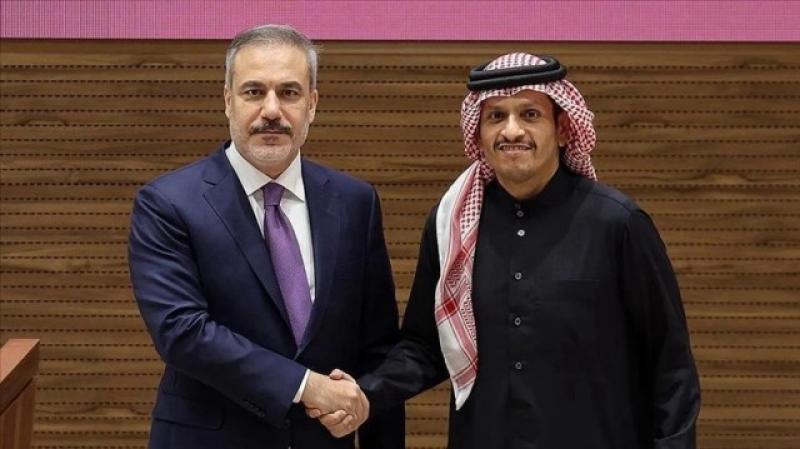 وزير الخارجية التركي يبحث مع نظيره القطري مساعي وقف إطلاق النار بغزة