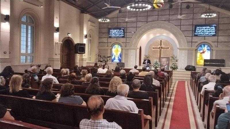 الكنيسة الإنجيلية بالإبراهيمية تستقبل المعزين في وفاة الفنان لطفي لبيب