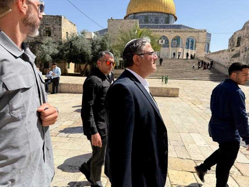بن غفير يقود اقتحامًا واسعًا للأقصى في ذكرى ”خراب الهيكل”