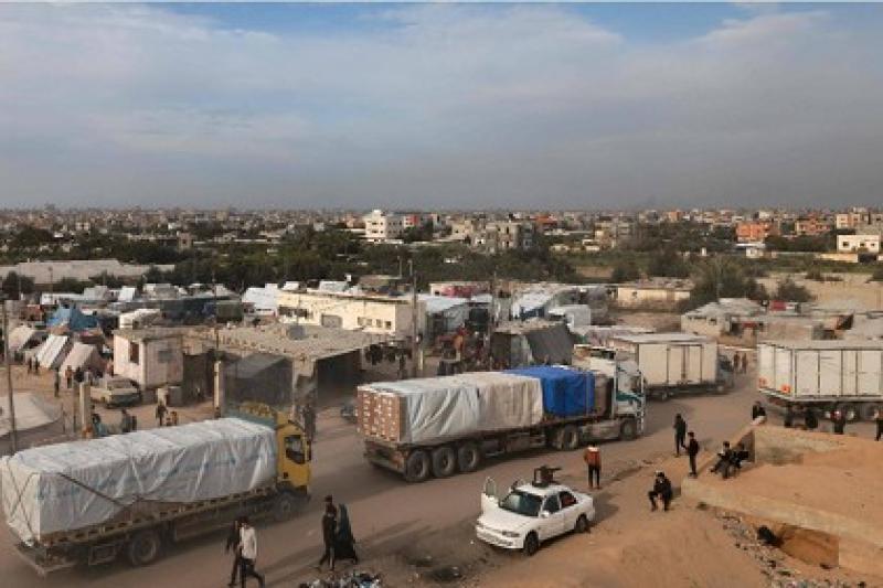 مصر ترفع وتيرة الدعم لغزة بإرسال قافلة بقرابة 3 أضعاف الأحجام السابقة.. تفاصيل