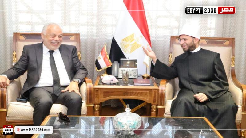 وزير الأوقاف يستقبل نقيب المهن التمثيلية