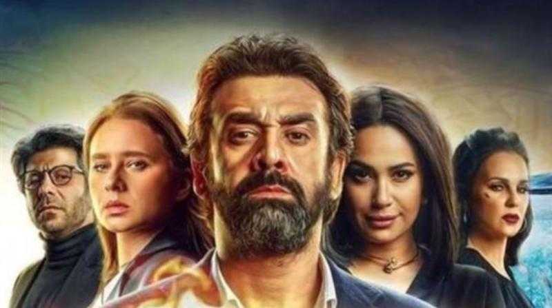 أحمد مراد يشوق الجمهور بالجزء الثالث من فيلم الفيل الأزرق