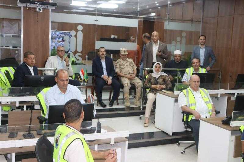 محافظ القليوبية يتابع سير العملية الانتخابية من غرفة الشبكة الوطنية