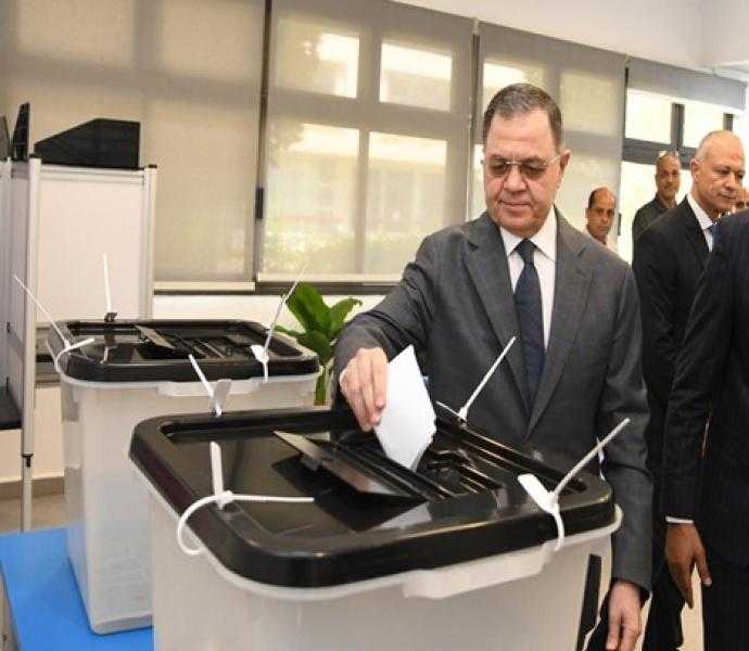 وزير الداخلية خلال إدلائه بصوته في انتخابات الشيوخ: استنفار أمني شامل لتأمين العملية الانتخابية
