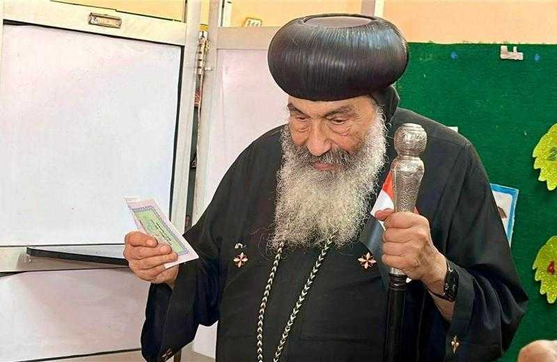 الأنبا تادرس يدلي بصوته في انتخابات مجلس الشيوخ ببورسعيد ويدعو للمشاركة الوطنية