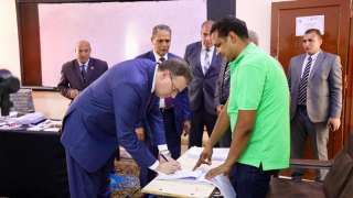 رئيس الجهاز المركزي للتنظيم والإدارة يدلي بصوته في انتخابات مجلس الشيوخ ويدعو المواطنين للمشاركة الفاعلة