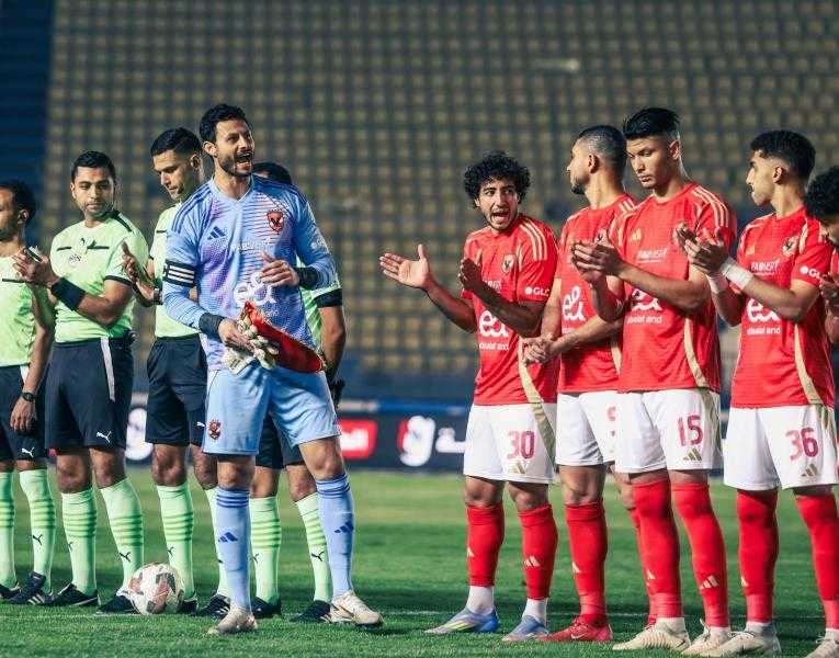 ما بين رحيل وغموض وإعارة.. لماذا يغيب 18 لاعبًا عن الأهلي؟