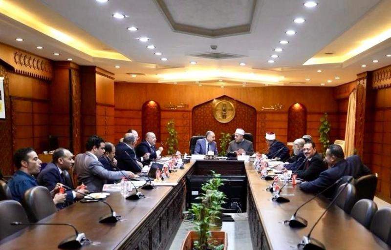 «المعاهد الأزهرية» و «التربية والتعليم» يعقدان اجتماعًا لمناقشة أعمال صندوق رعاية المعلمين
