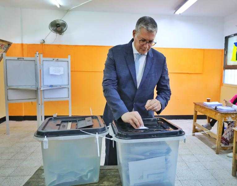 وزير البترول والثروة المعدنية يدلي بصوته في انتخابات مجلس الشيوخ