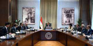 رئيس الوزراء يتابع مع وزير قطاع الأعمال العام الموقف التنفيذي لمشروع تطوير صناعة الغزل والنسيج