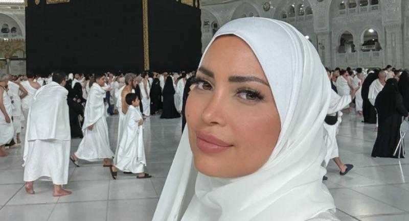 نسرين طافش تكشف كواليس عمرتها وتتحدث عن رسالة ”روقان”