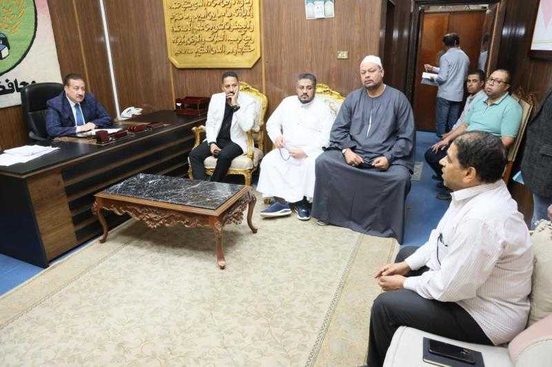 محافظ المنوفية يقرر صرف مساعدات مالية وعينية عاجلة لعدد من الحالات الإنسانية دعماً لهم