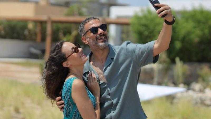 منصة ”يانجو بلاي” تكشف عن كواليس مسلسل ”ورد وشوكولاتة”