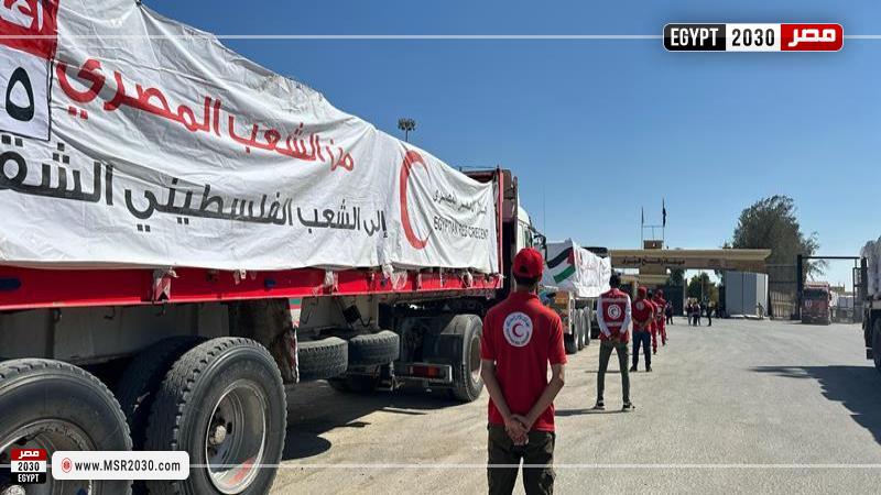 الهلال الأحمر المصري يدفع بـ3 آلاف طن من المساعدات الغذائية والإغاثية إلى غزة