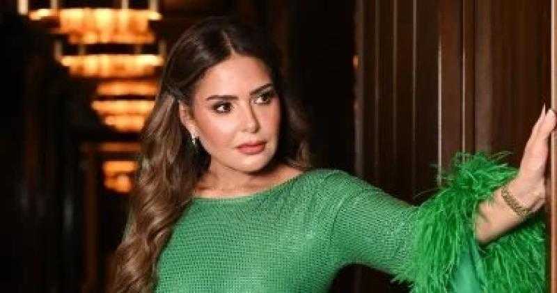 صابرين تعيش حالة من النشاط الفني