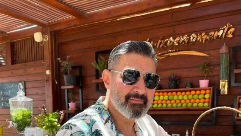 الفنان ياسر جلال ينعي الراحل سيد صادق