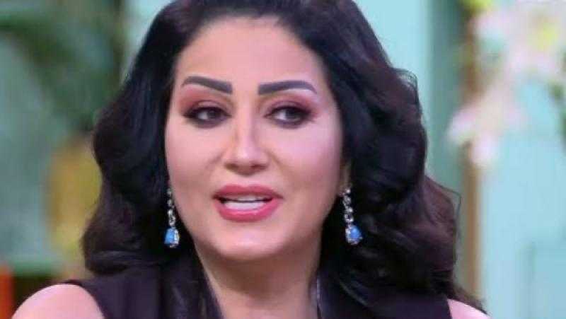 وفاء عامر ترد على الشائعات وتؤكد تواجدها في مصر