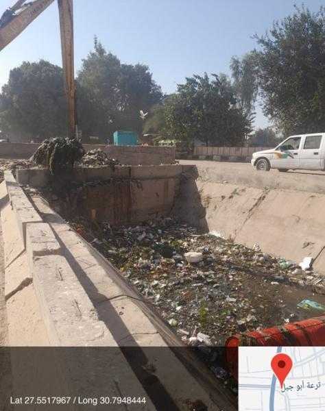 محافظ أسيوط: استمرار أعمال تطهير الترع والمجاري المائية للحفاظ على كفاءتها وضمان وصول المياه للمزارعين