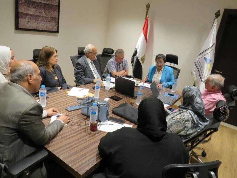 نائب وزير الصحة تعقد اجتماعاً لمتابعة الاستراتيجية الوطنية للسكان والتنمية وتخطيط المرحلة الثانية