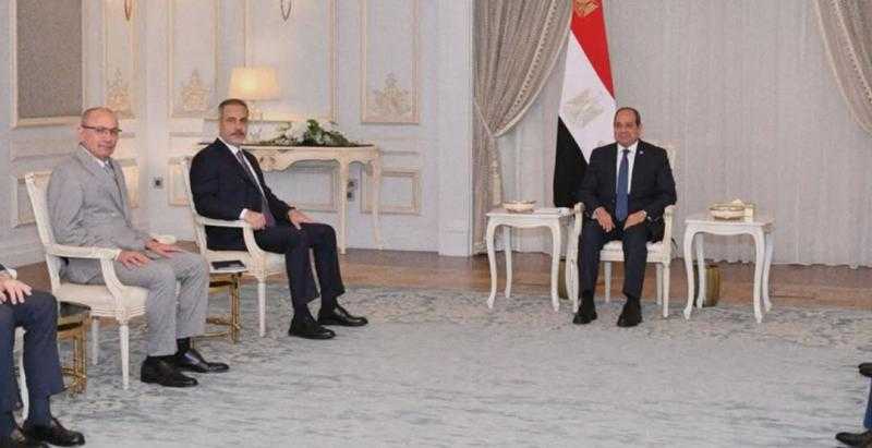 السيسي ووزير خارجية تركيا يبحثان تعزيز التعاون الاقتصادي وزيادة استثمارات الشركات التركية في مصر