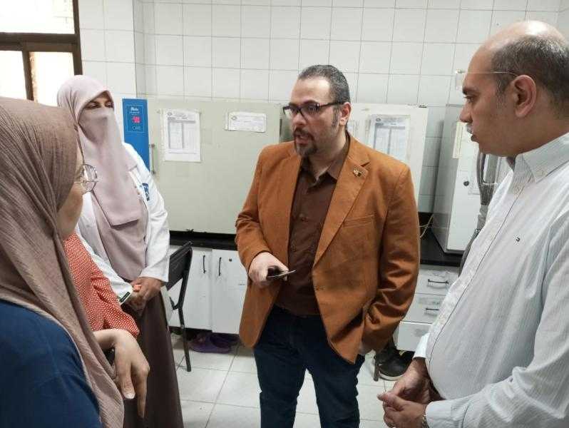 البيلي يتفقد سير العمل بالمعمل الإقليمي المشترك بالزقازيق