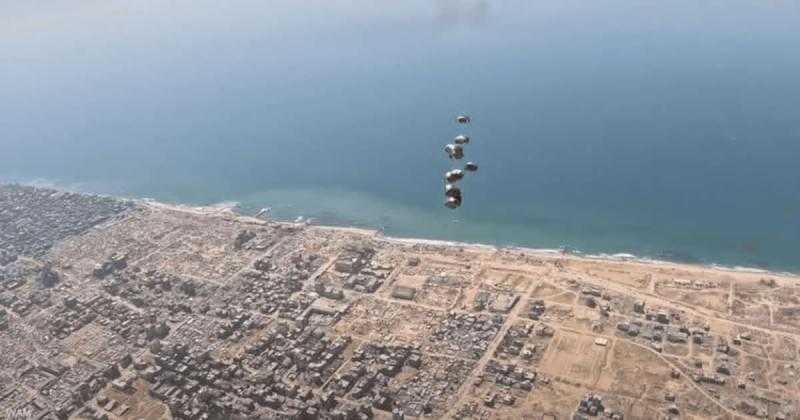الإمارات تنفذ الإسقاط الجوي الـ67 للمساعدات الإنسانية بقطاع غزة