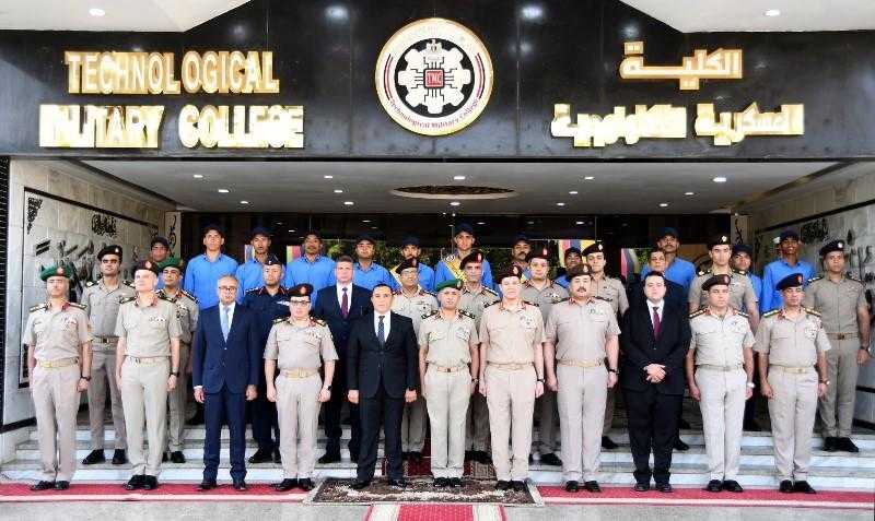 الكلية العسكرية التكنولوجية تحتفل بتخريج الدورة الثانية للمرشحين للعمل بمصلحة الطب الشرعي بوزارة العدل