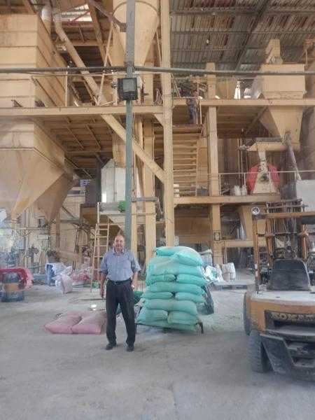 ضبط ٨ طن خامات الأعلاف بمخزن مجهول المصدر  ببلبيس بمحافظة الشرقية
