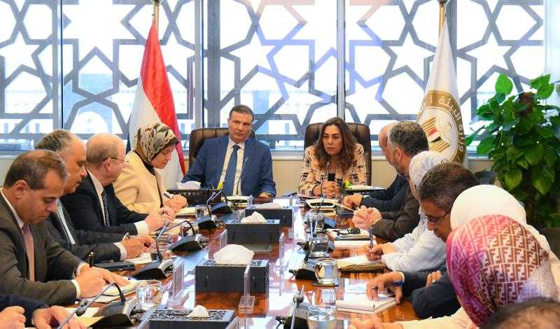 وزيرا التنمية المحلية والزراعة يعقدان اجتماعًا لبحث التوسع فى استخدام المخلفات الزراعية لإنتاج غاز حيوي وسماد عضوي