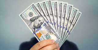 تباين سعر الدولار اليوم الأحد بمستهل التعاملات.. الأخضر بكام