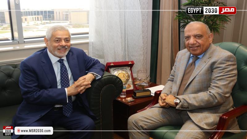 وزير الكهرباء خلال اللقاء