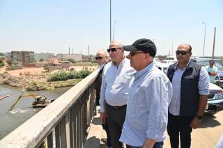وزير الري يتفقد حالة فرع رشيد في 6 محافظات