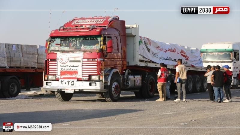 انطلاق القافلة الـ 11 من زاد العزة حاملة أكثر من 3700 طن من المساعدات الغذائية والإغاثية