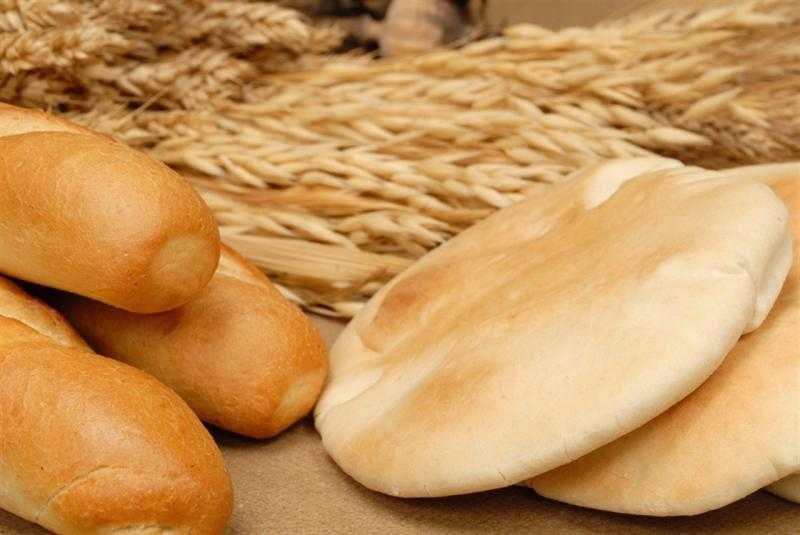 منها أمراض القلب والسمنة.. أضرار تناول الخبز الأبيض