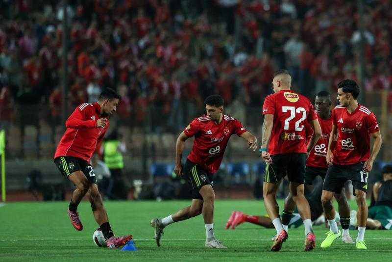نجم الأهلي ينتقد أداء شوبير ويشيد بـ كريم الدبيس.. ماذا قال؟